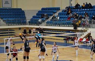 Bilecik Belediye Spor Kadın Voleybol Takımı mağlup...