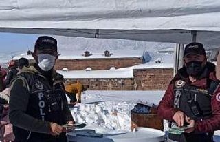 Bitlis’te uyuşturucu kullanımına karşı broşür...