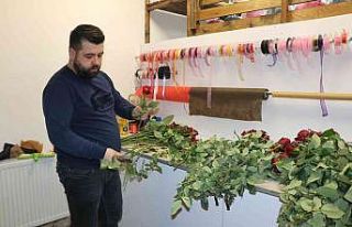 Bolu’da çiçekçilerin 14 Şubat hazırlıkları...