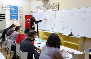 Buca’da EKPSS hazırlık kursları başladı