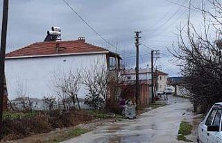 Burhaniye’de aşırı yağış hayatı olumsuz etkiliyor