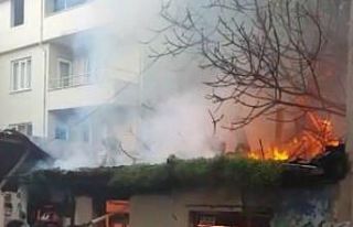 Bursa’da tek katlı ev alevlere teslim oldu