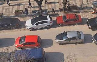 Bursa’da yolu kapatıp çiftetelli oynadılar
