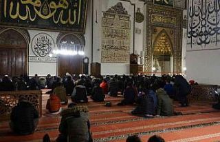 Bursalılar Regaip Kandili’ni Ulu Cami’de idrak...