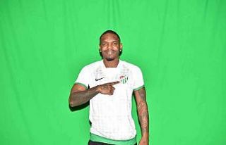 Bursaspor’da Thievy Bifouma’nın lisansı çıktı