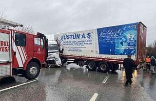 Büyükçekmece E-5’te tır kaza yaptı: 1 yaralı