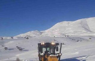 Büyükşehir 95 kırsal mahalle yolunu ulaşıma...