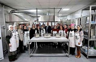 Büyükşehirde aşçı yardımcılığı kursu devam...