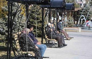 Büyükşehir’den parklara masa, sandalye ve sallanan...