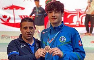 Büyükşehirli sporculardan büyük başarı