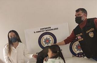 Çalınan cins köpek bulunarak sahibine teslim edildi