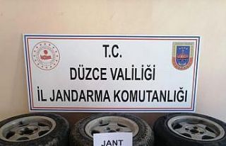 Çalınan lastik ve jantları jandarma ekipleri buldu