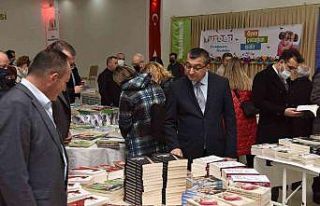 Çan Belediyesi kitap fuarı başladı