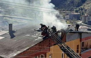 Çatı katında çıkan yangın söndürüldü