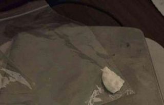 Cebindeki kokainle uçağa binmek isteyen şahıs...
