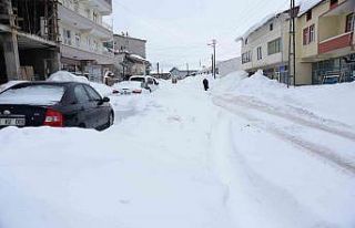 Çelikhan’da kar hayatı olumsuz etkiliyor