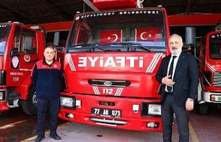 Çiftlikköy’de itfaiyeciler araçlarını boyadı