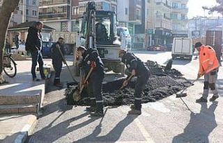 Çınarcık’ta asfalt yama çalışması