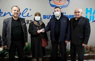 Çöp sandığı poşetten 4 bin 900 TL çıktı