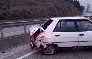 D100’de otomobil bariyerlere çarptı: 1 yaralı