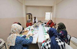 Dekoratif ahşap boyama kursu yoğun ilgi görüyor