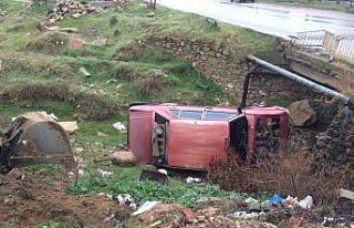 Dereye uçan araçtan yara almadan kurtuldu