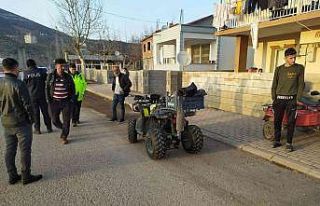 Devrilen ATV’nin altında kalan sürücü ağır...