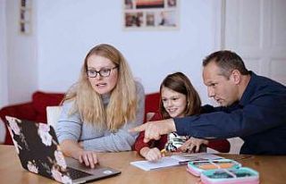 “Dijital ebeveynler” çocuklarına rol model olmalı
