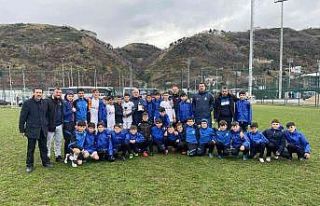 Diyarbakırlı genç futbolcular Trabzon’da şampiyon...