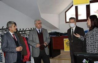 DPÜ’nün “Askıda giysi” kampanyasına destek