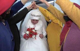 Düğününde hayal ettiği beyaz gelinliği 40 yıl...