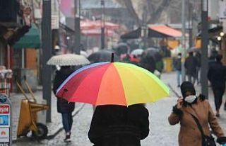 Edirne’de sağanak yağış etkili oluyor