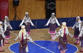 Eğirdir halk oyunlarında il birincisi oldu