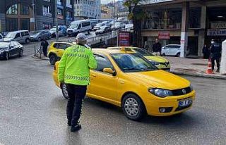 Ekipler caddedeki parklara göz açtırmıyor