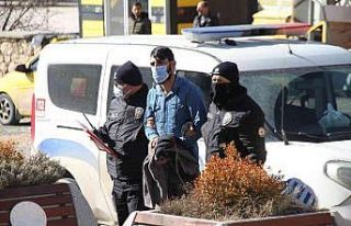 Elazığ’da kablo çalan şüpheli bekçiler tarafından...