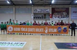 Elazığ’da maçta kadına şiddete pankartlı tepki