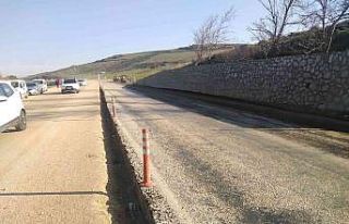 Erdek-Bandırma karayolu onarılıyor