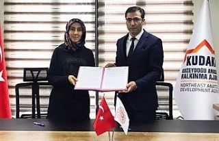 Erzincan’ın meyveleri Türkiye’nin şerbetlerine...