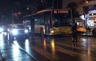 Esenyurt’ta İETT otobüsü kamyona arkadan çarptı