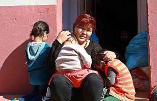 Eşinden şiddet gören Kırgız kadın, 3 çocuğuyla...