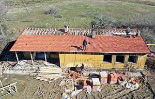 Eski okul binası çok amaçlı tesise dönüşüyor