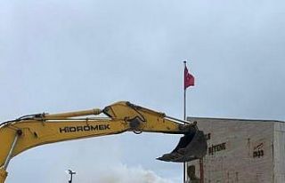 Fırtına nedeniyle tedbir amaçlı Atatürk Anıtı...