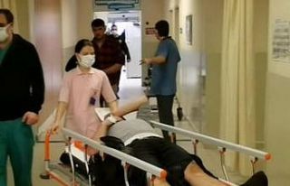 Forklift devrildi: 2 yaralı