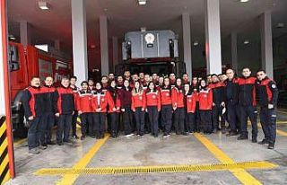 Geleceğin itfaiyecilerine zorlu eğitim