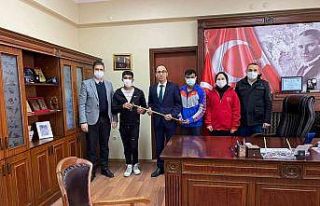 Gençler Devrek Bastonu yapmayı öğreniyor