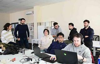 Gençler projelerini Tuzla Belediyesi Teknoloji Merkezi’nde...