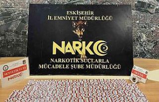 Gençleri zehirleyecekti, polis engeline takıldılar