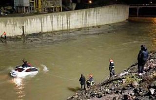 Giresun’da dereye uçan aracın sürücüsü alkollü...