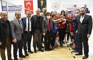 Gölcük İşitme Engelliler Spor Kulübü namağlup...