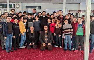 Hakkari’de "Gençliğe Değer Ara Dönem Kampı"...